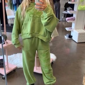 Boys lie green sweatsuit!